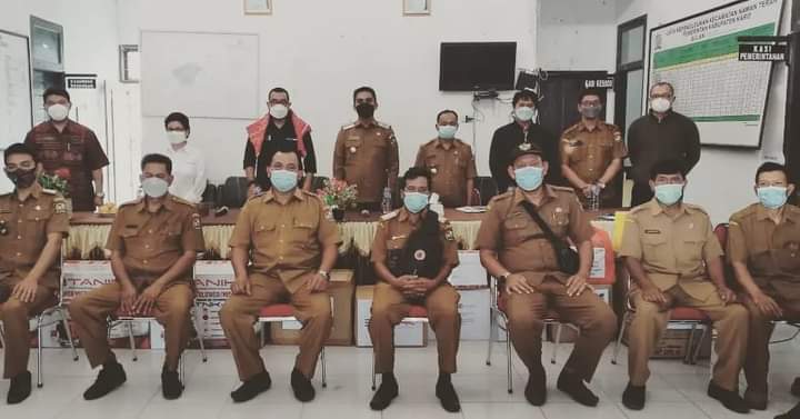 PT Inalum dan PT KIM Serahkan Bantuan Kepada Warga Terdampak Erupsi Gunung Sinabung