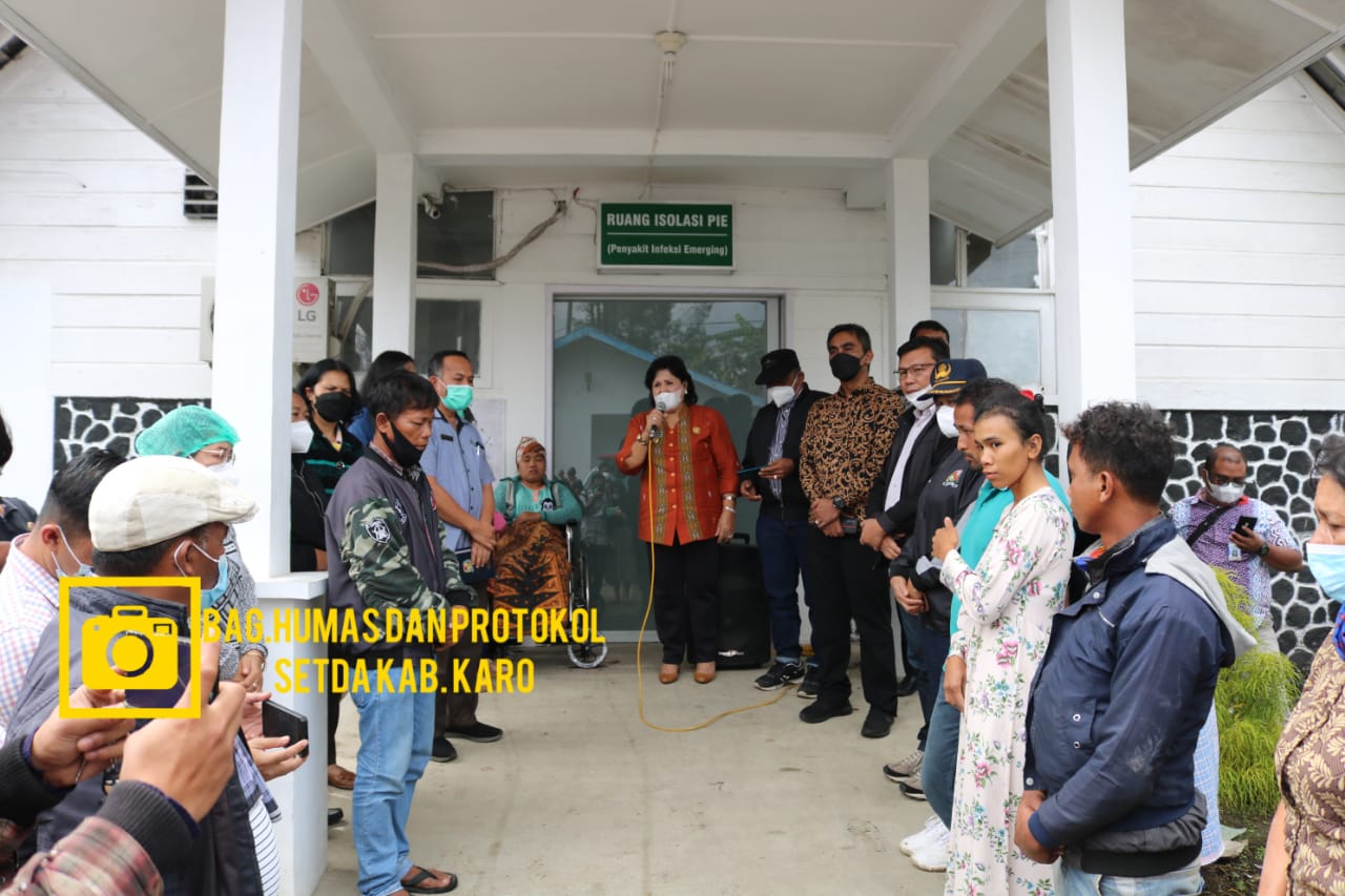 Bupati dan Wabup Karo Lepas Jenazah Korban Longsor untuk Dikebumikan