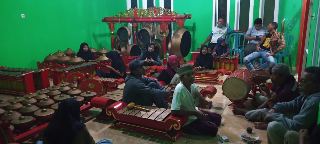 Lestarikan Budaya Jawa IPJB Apresiasi Pemuda Pemudi Desa Sumber Arum 