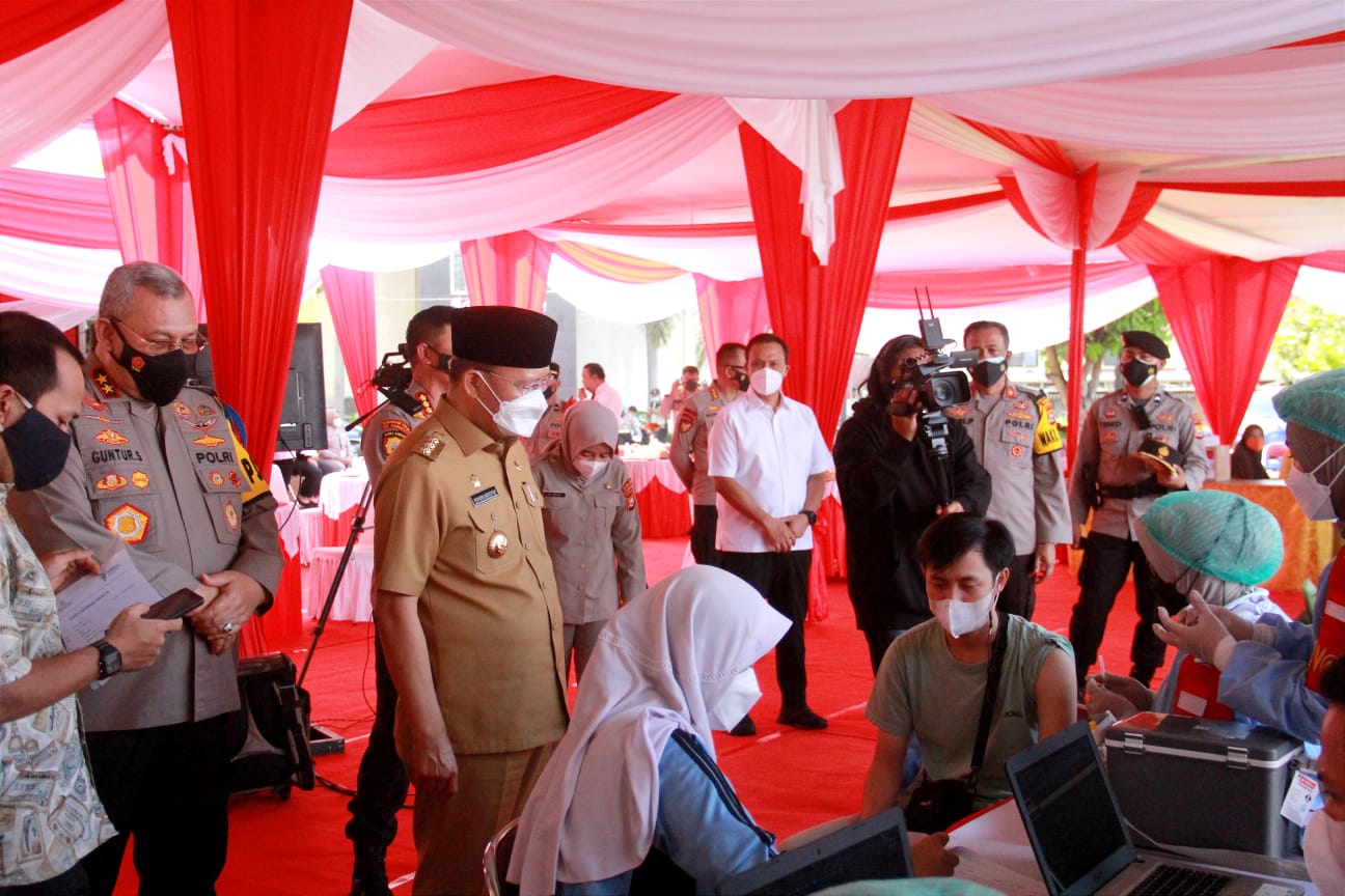 Gelar Vaksinasi dan Baksos Gubernur Rohidin Apresiasi Ikatan Alumni Akpol 1997