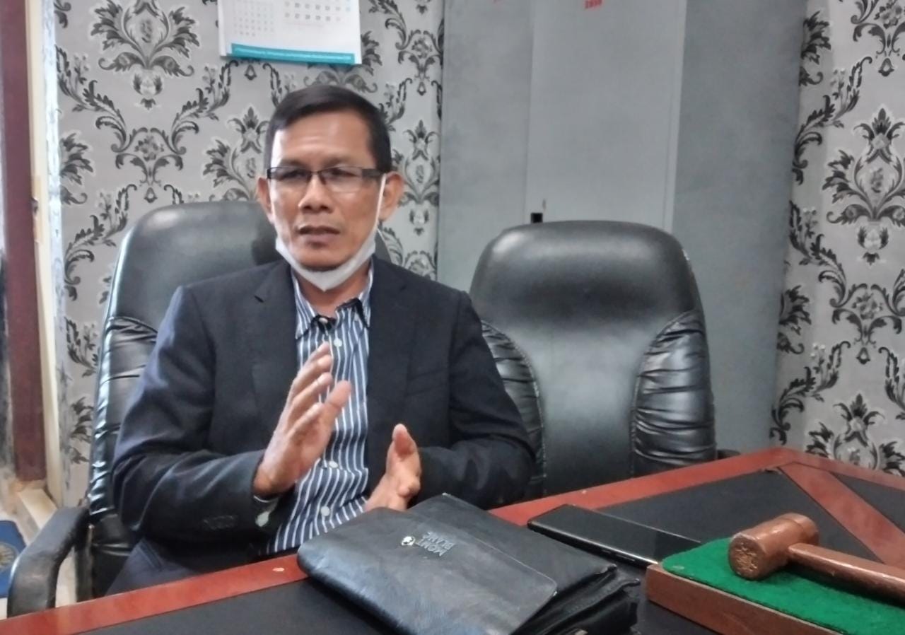 Ketua Komisi III DPRD Sayangkan Pemindahan Kepsek SD 04 Titi Merah