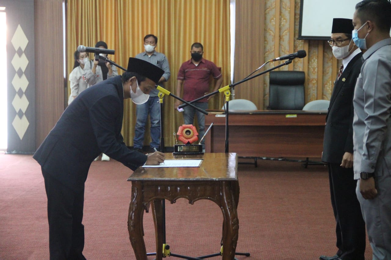 Asisten III Pimpin Pelantikan PAW Anggota KIP Bengkulu