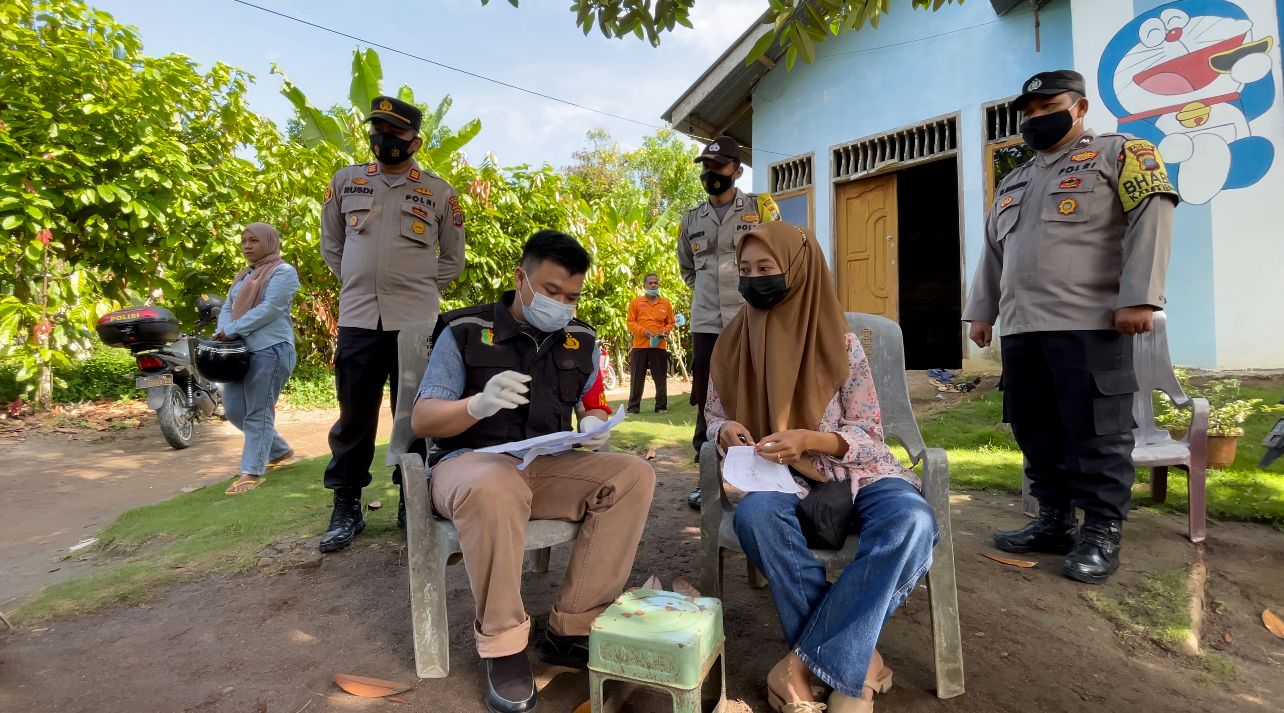 Door To Door Polsek Lima Puluh Ajak Warga Sukseskan Massal