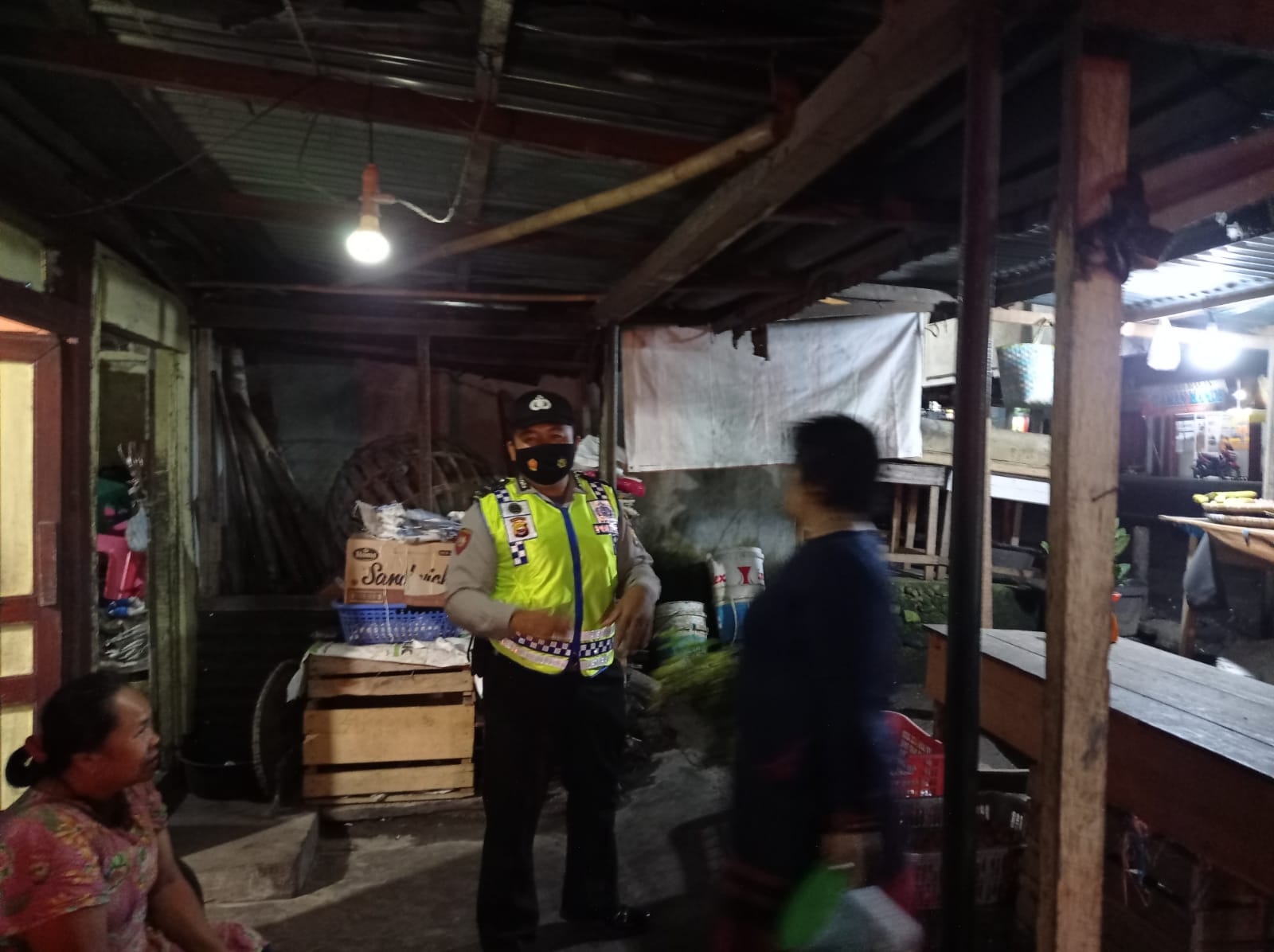Polsek Ujan Mas Patroli Cegah Pidana 3C dan Imbau Disiplin Prokes