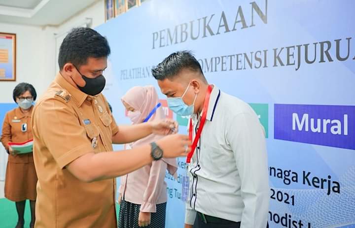 Walikota Medan Buka Pelatihan Website Design
