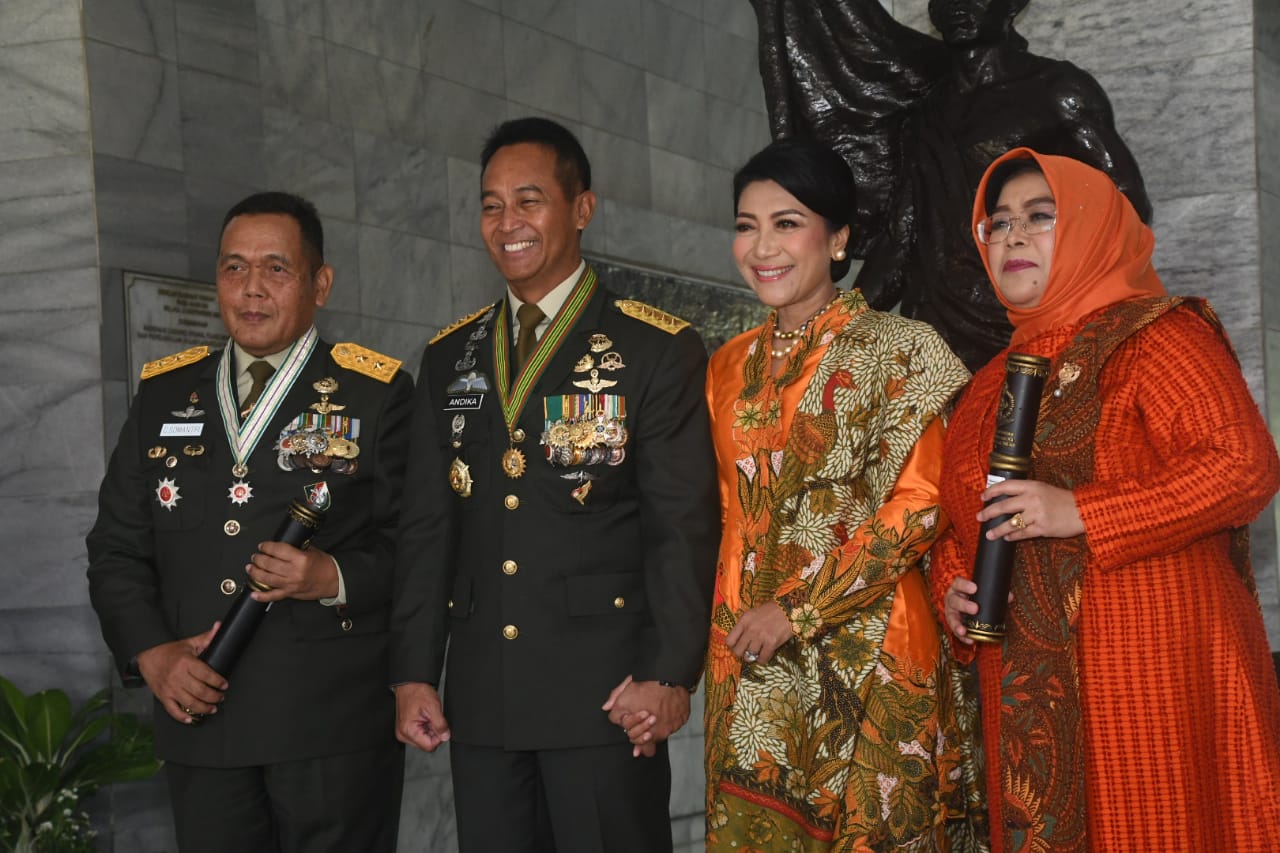 Pangdam IV/Diponegoro Dampingi Kasad Dalam Upacara Wisuda Purnawira Lembah Tidar