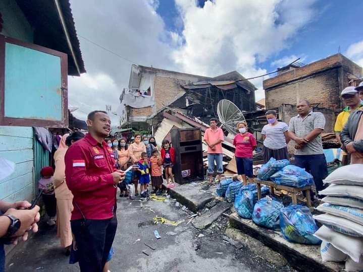 Rutan Kabanjahe Serahkan Bantuan Bagi Korban Kebakaran