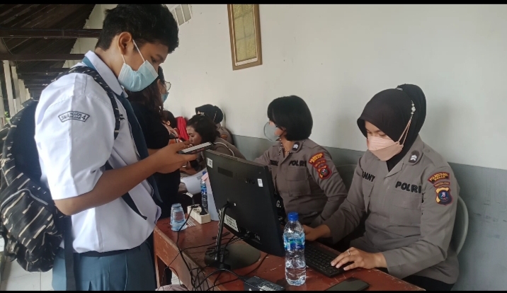 Polsek Medan Baru Vaksinasi Pelajar Tahap II di SMAN 4 Medan