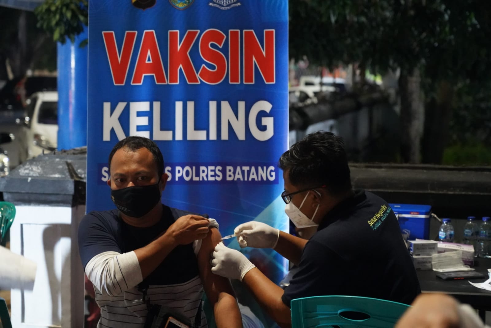 Vaksinasi Malam Sasar Warga yang Kerja Siang Hari