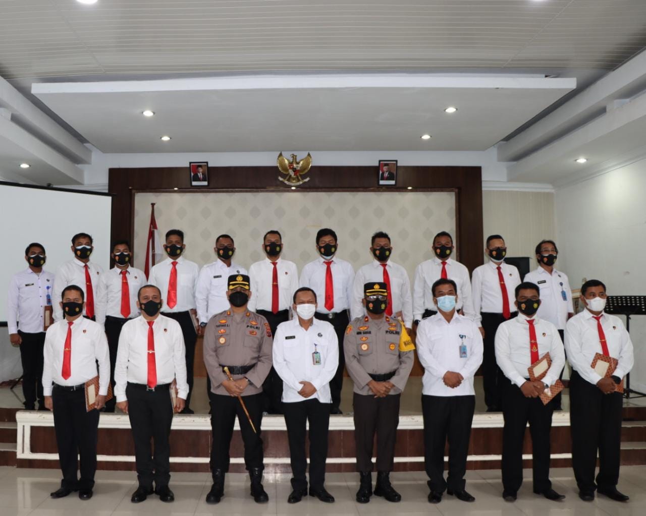Diakhir Masa Jabatan Kapolres Tanah Karo Beri Reward Personil Berprestasi
