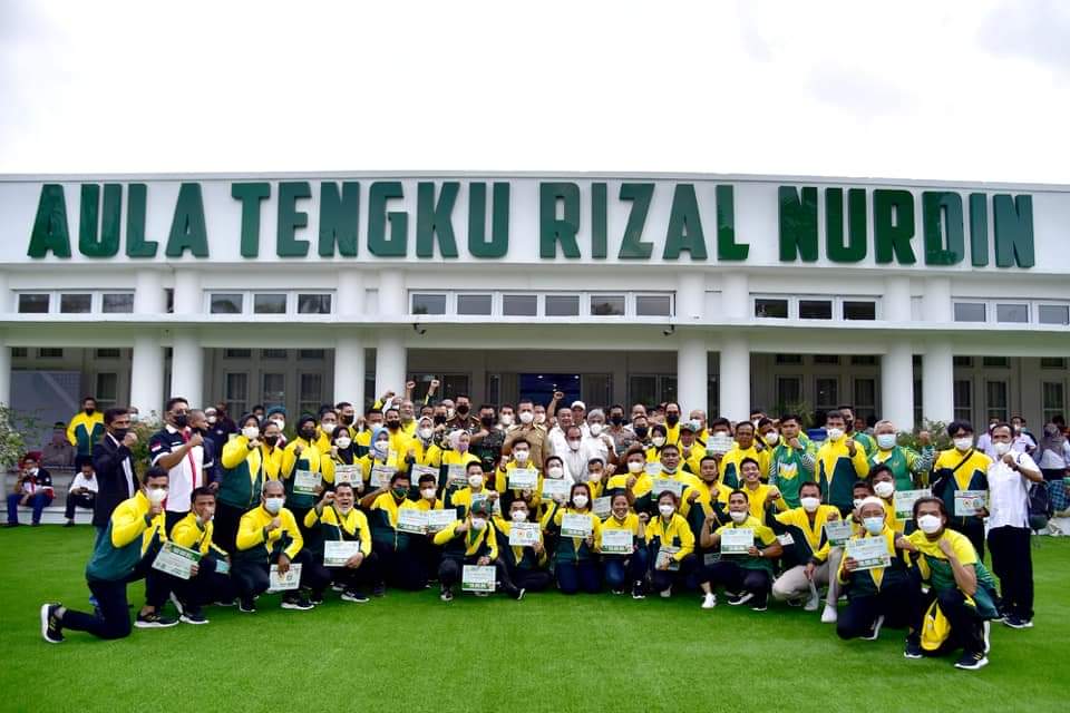 Gubernur Sumut Serahkan Bonus 11,1 Miliar Untuk Atlet PON XX Papua