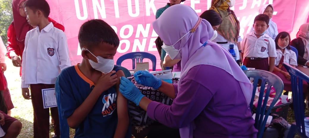 BIN Gelar Vaksinasi Massal Untuk Pelajar Kecamatan Seluma Selatan