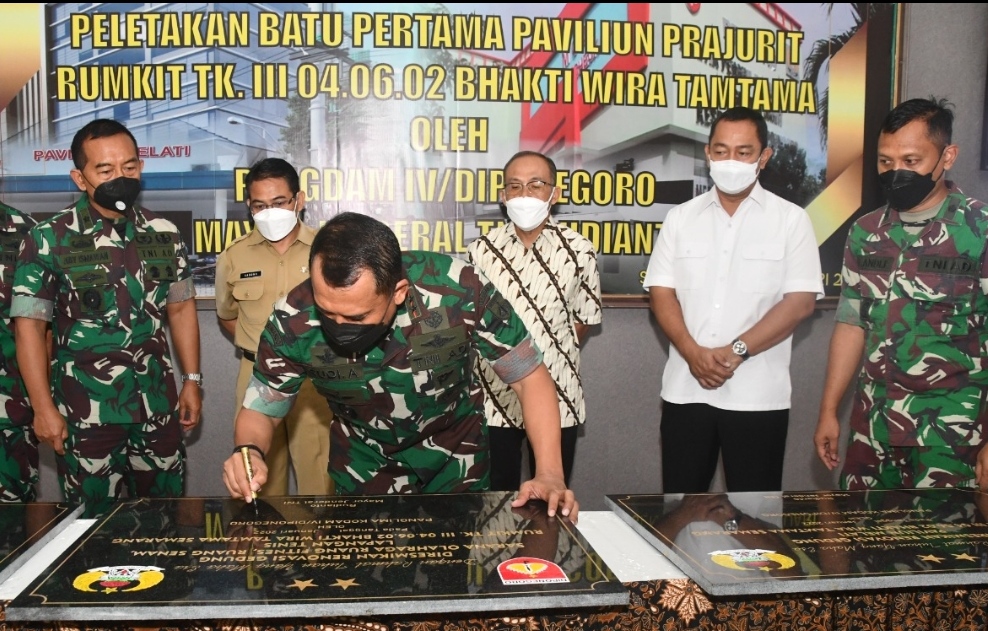 Pangdam IV/ Diponegoro Lakukan Peletakan Batu Pertama Pembangunan Paviliun Prajurit