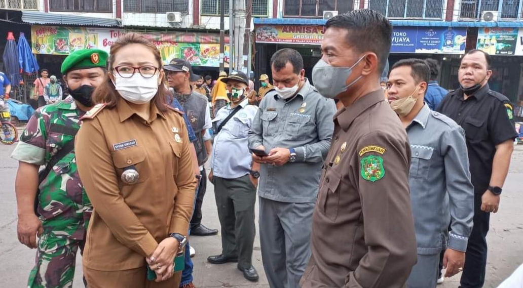 Pemko Medan Tertibkan PKL Di Pasar Kampung Lalang