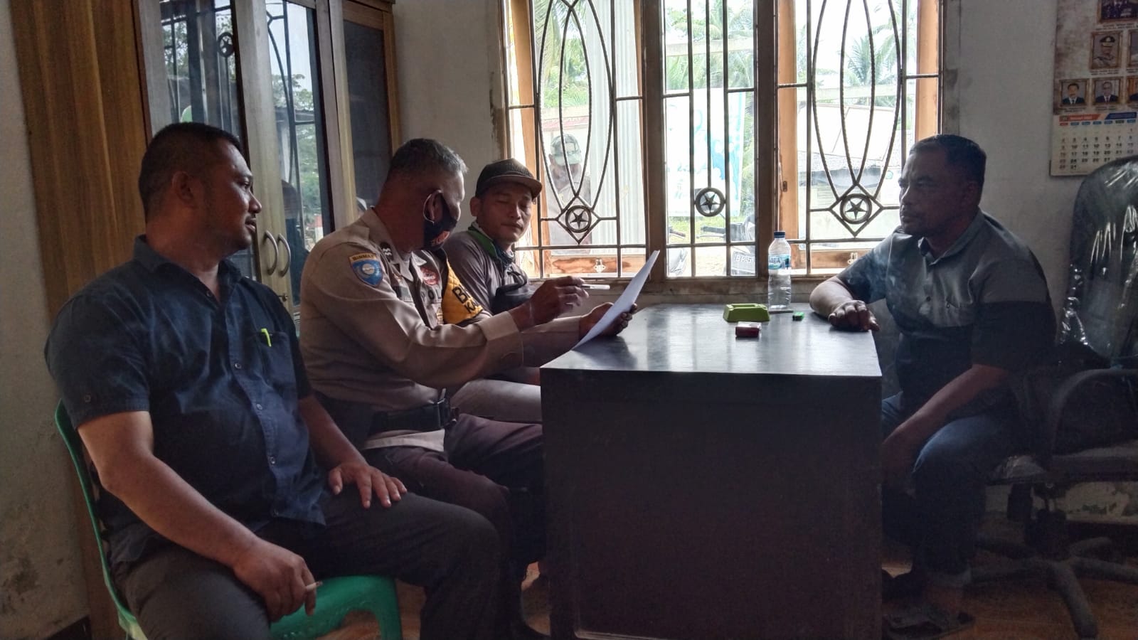Polsek Air Joman Bersama Kades Problem Solving Terhadap Pencurian Buah Kelapa