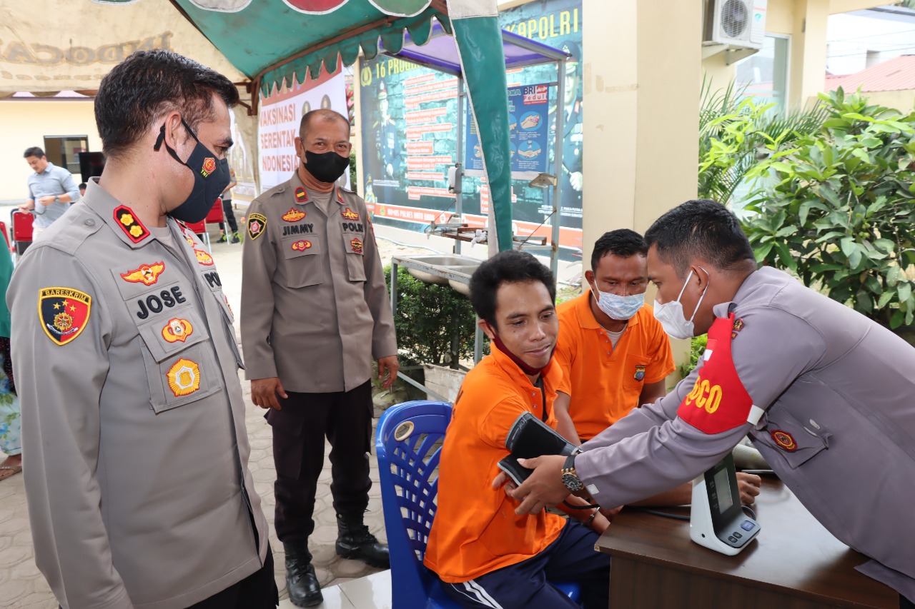 Cegah Penularan Covid-19 Tahanan RTP Polres Batubara Ikuti Vaksinasi