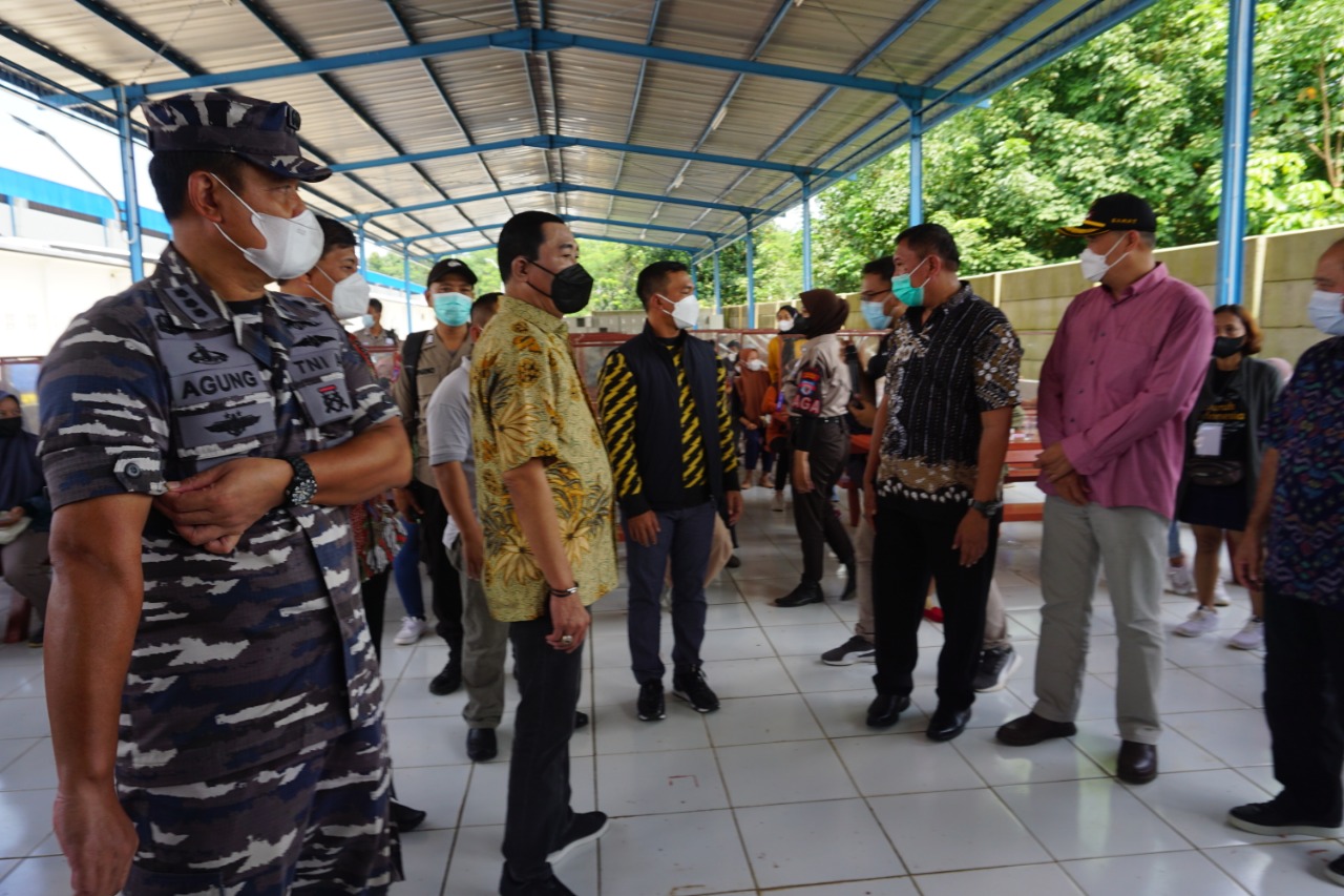 Rektor IPDN dan Forkopimda Batang Tinjau Serbuan Vaksinasi Secara Langsung