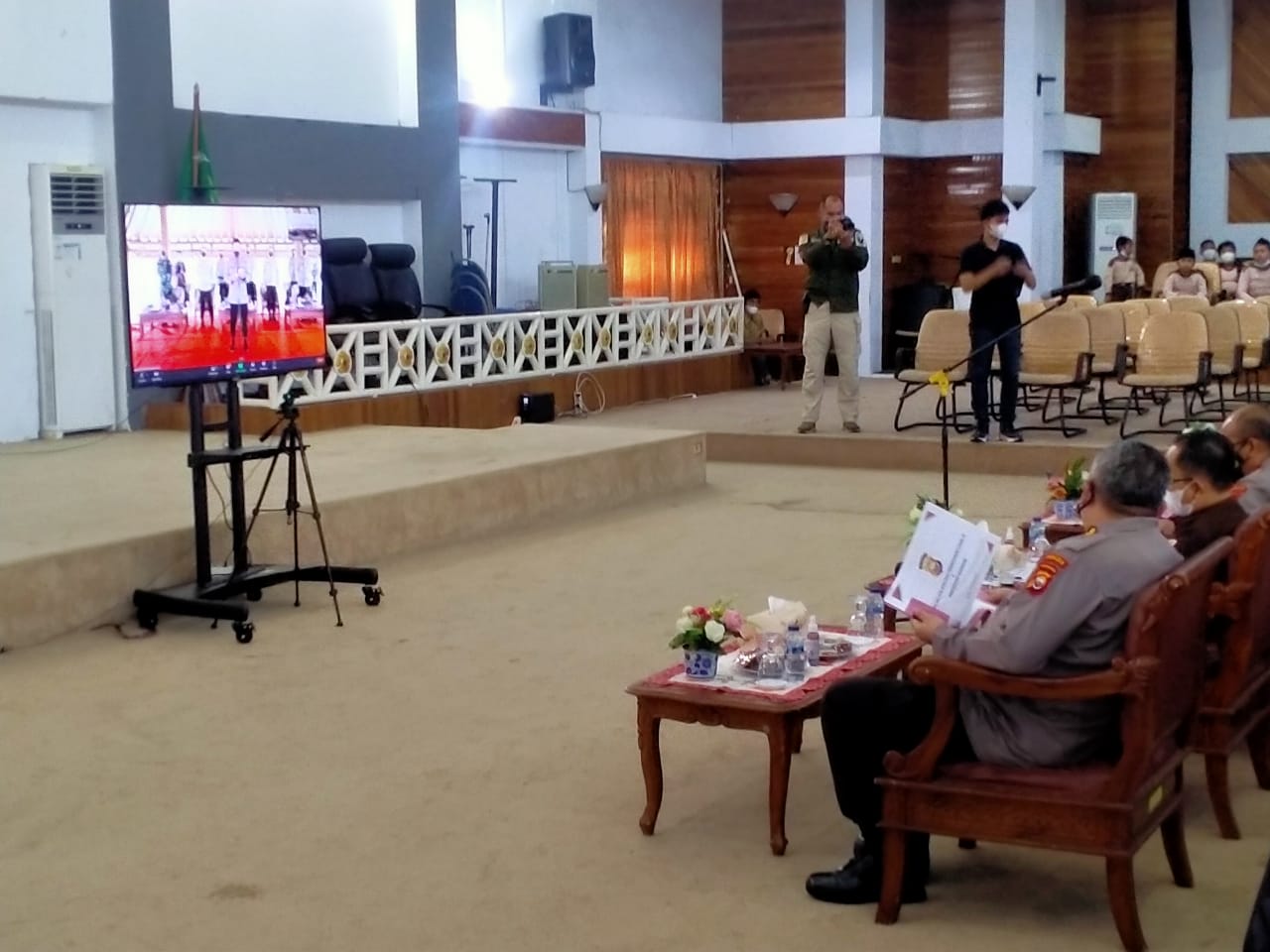 Presiden RI JokowiDodo tinjau Vaksinasi serentak se Indonesia
