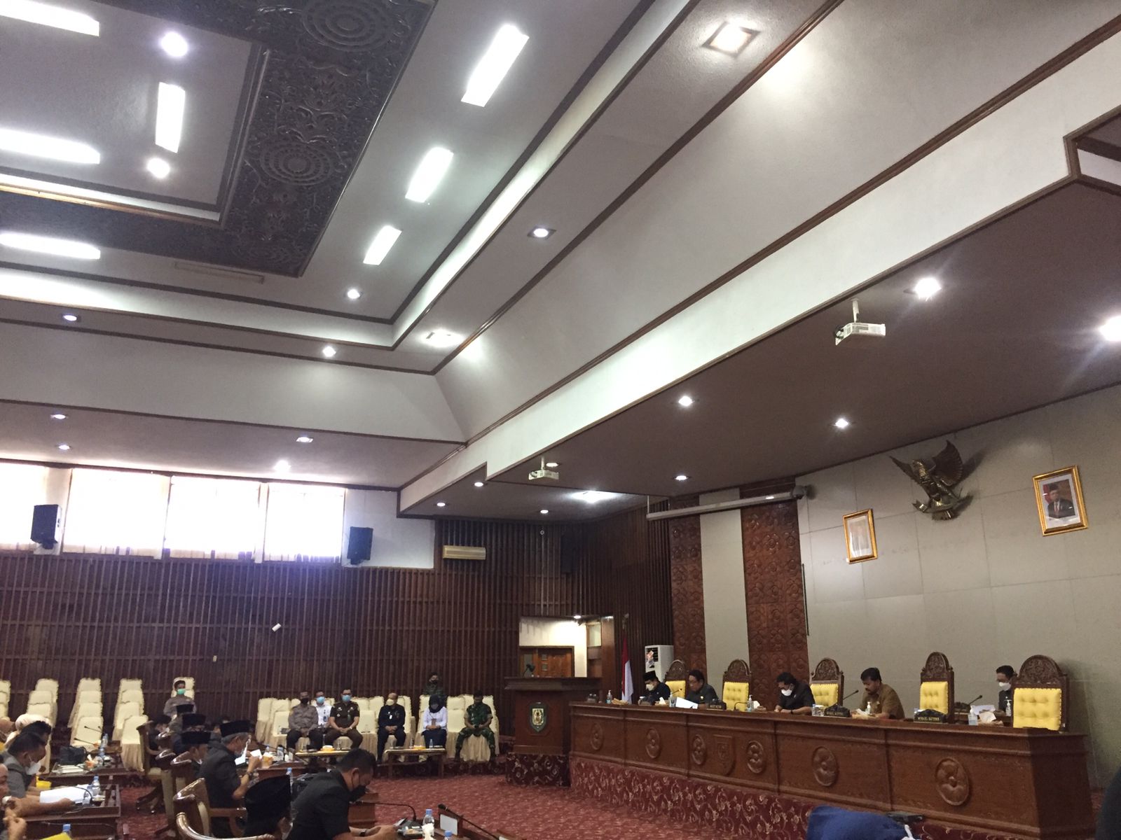 Parpurna Gubernur Sampaikan Jawaban Tentang Raperda Penyelenggaraan Olahraga