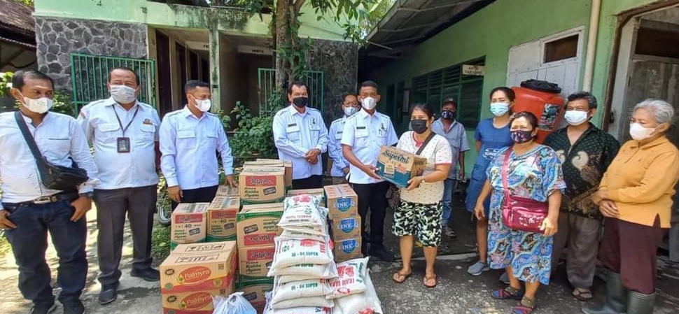 Pemko Medan Salurkan Bantuan Bagi Pedagang Terdampak Banjir