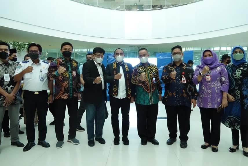 Penuhi Undangan Presiden Gubsu Bawa 2 Kg Tanah dan 1 Liter Air Ke IKN Nusantara 