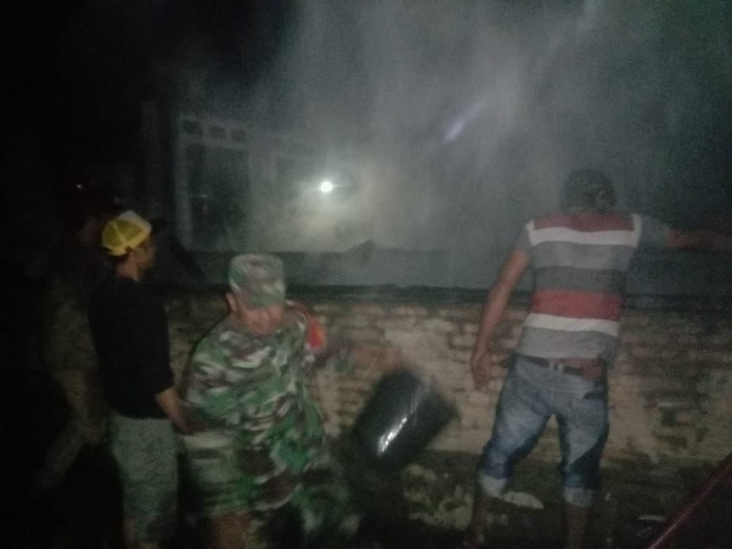 3 Unit Rumah Semi Permanen di Desa Pengambatan Hangus Terbakar
