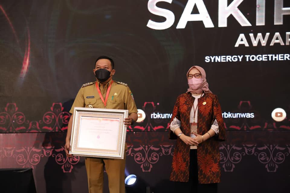 Pemerintah Kabupaten Seluma Menerima Penghargaan Sakip Dan RB Award Tahun 2021