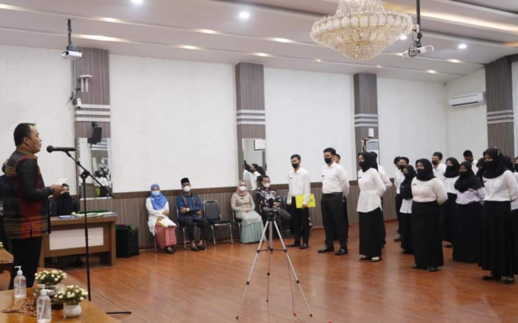 196 Orang Terima SK Pengangkatan CPNS Tahun 2021 Dari Wawakot Medan