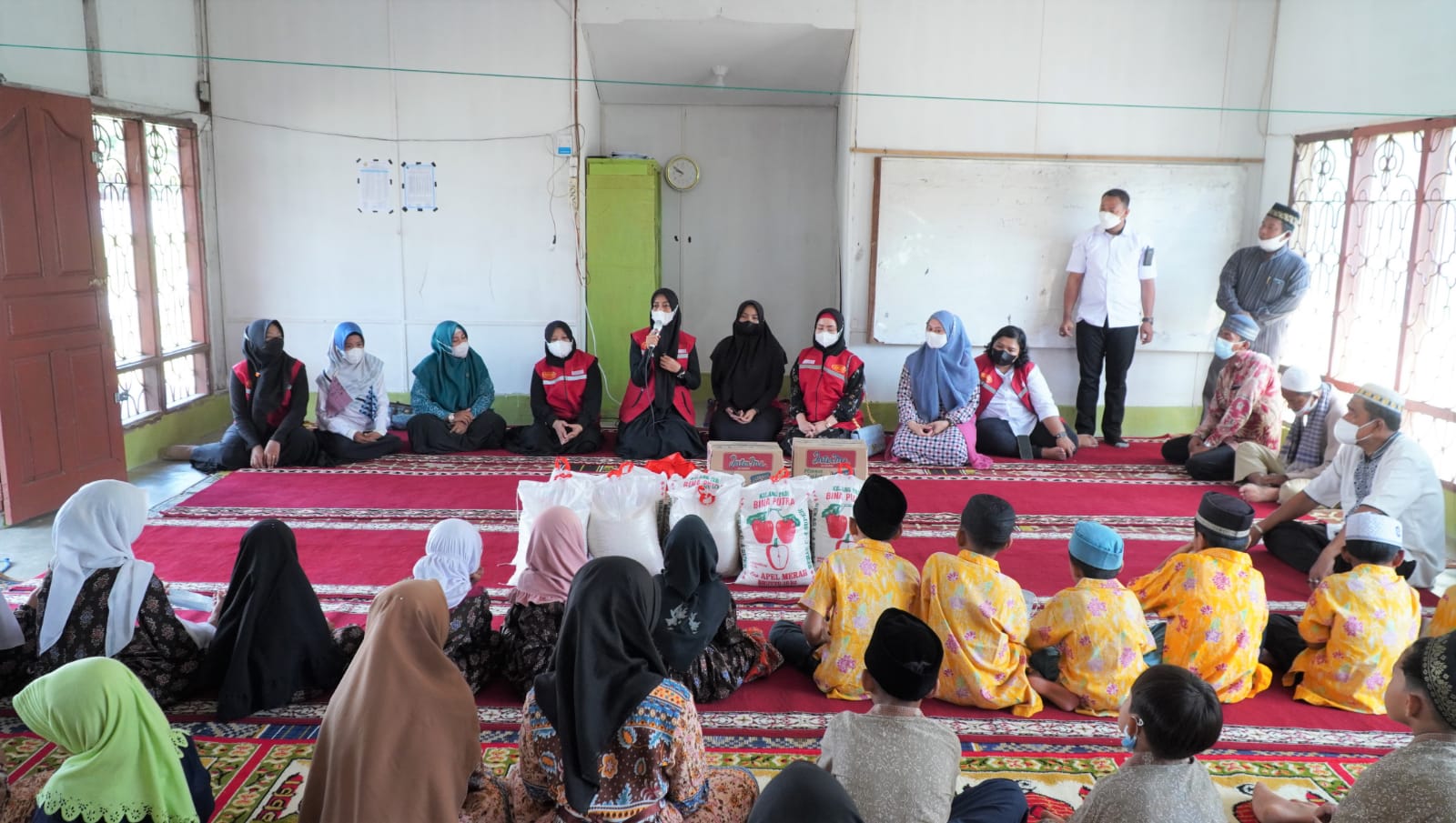 Maya Zahir Berikan Bantuan Sembako Kepada LKSA 