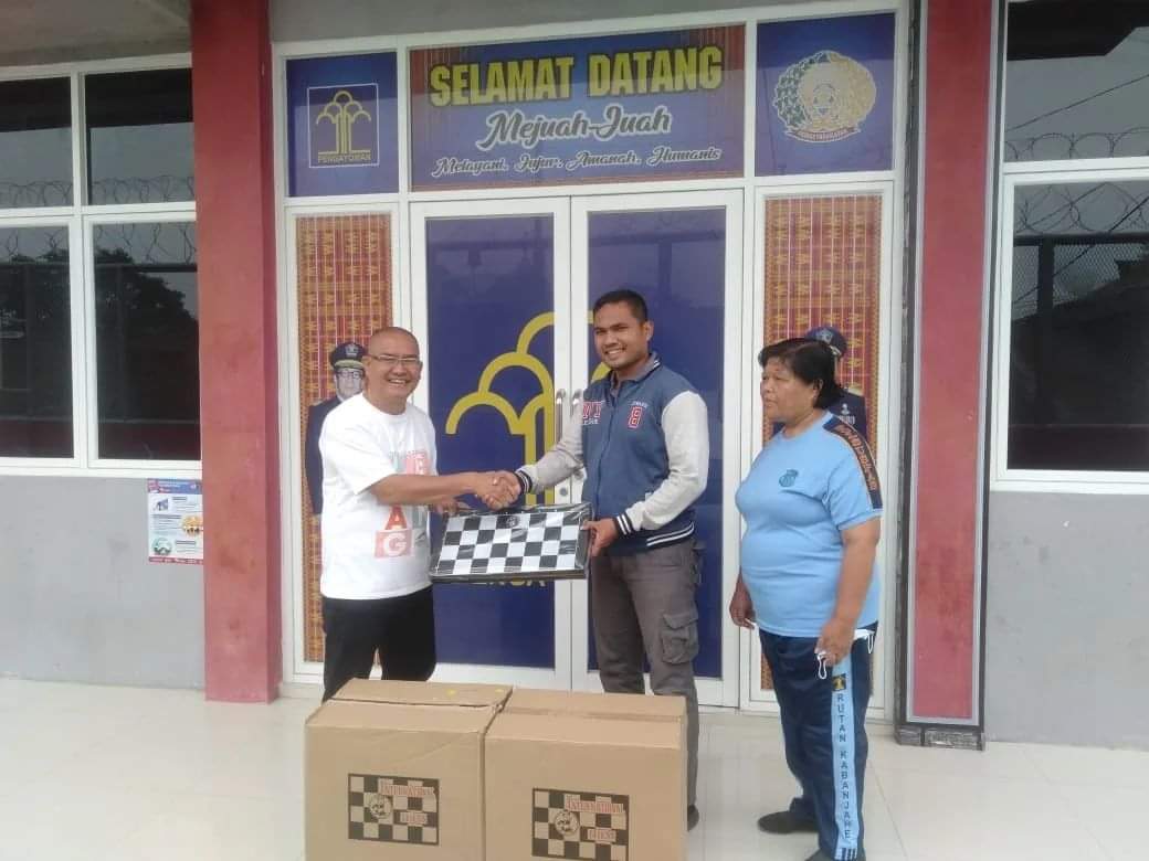 Rutan Kabanjahe Terima Bantuan 20 Set Papan Catur