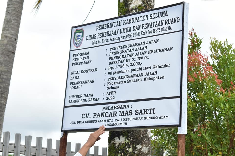Pembangunan  Jalan Di Kecamatan Sukaraja Dan Air Periukan Dimulai