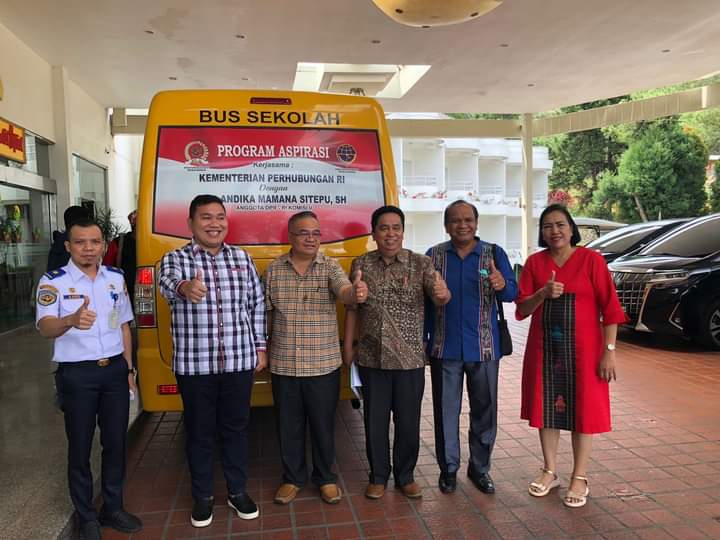 Moderamen GBKP Terima Bus Program Aspirasi Bob Andika Mamana Sitepu