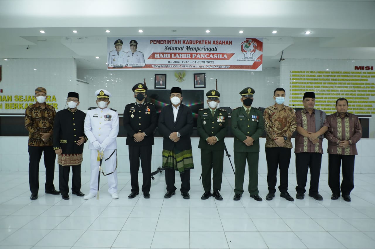 Foto Bersama Bupati Asahan dan Forkopimda Usai Mengikuti Upacara Hari Lahir Pancasila Secara Virtual (Foto : Diskominfo Asahan)