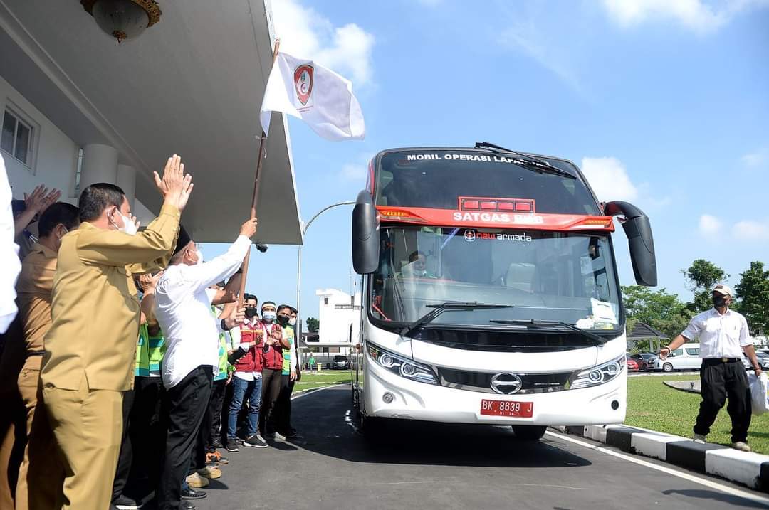 Gubernur Sumut Edy Rahmayadi Senin (13/6) pagi, kembali melepas keberangkatan tiga unit bus BKB Sumut, ditambah satu mobil pendukung