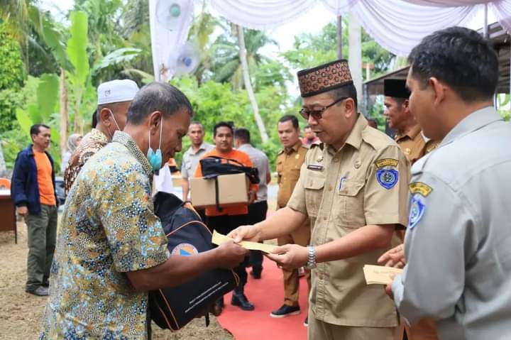 Pemkab Labuhanbatu Salurkan Bantuan Kepada Korban Angin Puting Beliung