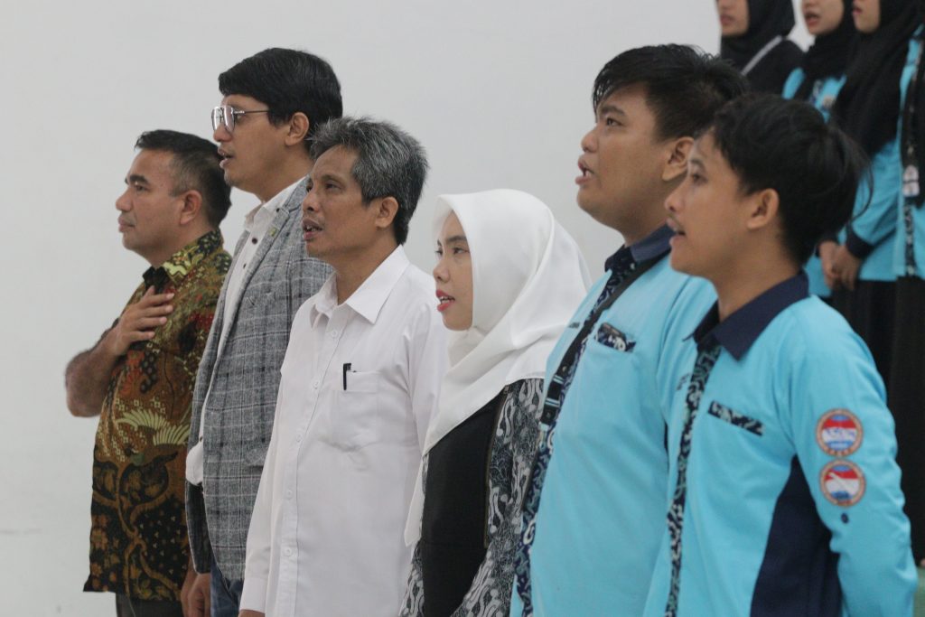 Turut Hadir Dekan Fakultas Tarbiyah dan Tadris, Dr. Mus Mulyadi, M.Ag, Wakil Dekan III, Dr. Irwan Satria, M,Ag, Koordinator Prodi Tadris Bahasa Inggris, Feny Martina, S.Pd, Fonder ESCO Tahun 2009 M. Arif Rahman Hakim, P. hD, Domisioner ESCO 2019 Septian Nur Aryarti, S.Pd, UKM, UKK Ormawa beserta Mahasiswa Tadris Bahasa Inggris Semester 2-4 yang berjumlah 117 peserta
