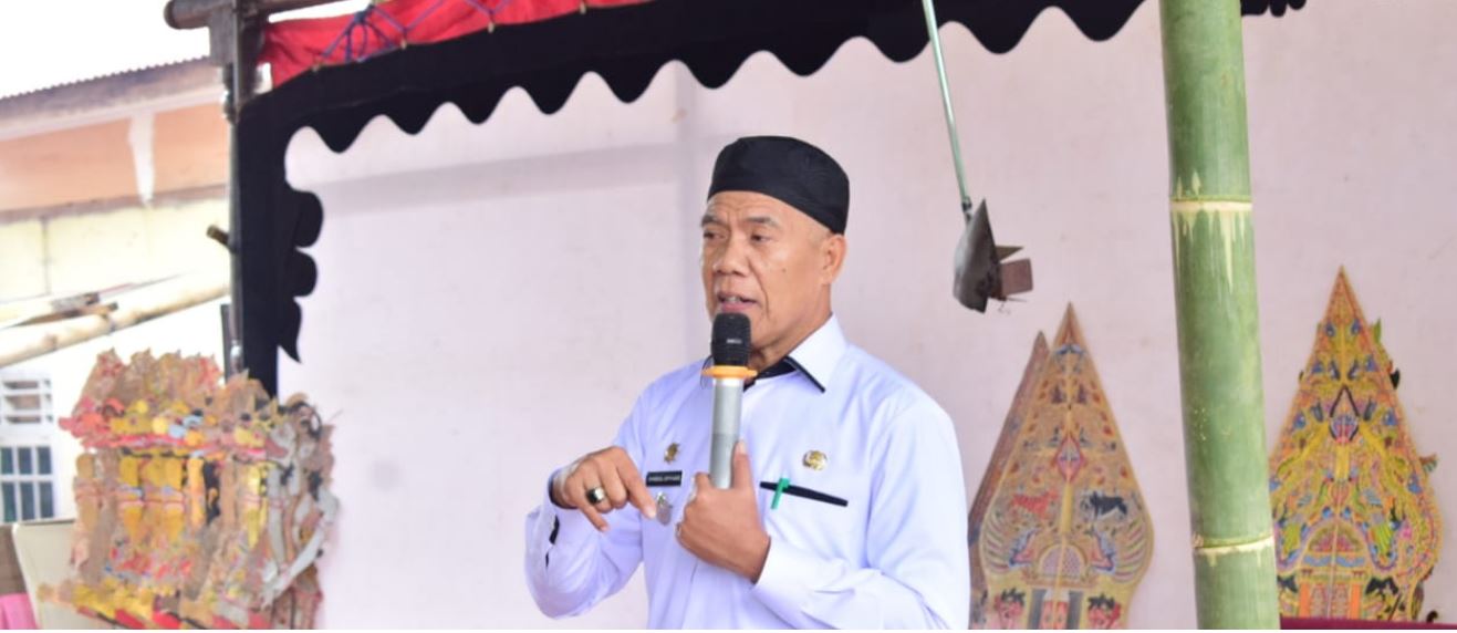Bupati Rejang Lebong Apresiasi Acara Sedekah Bumi di Kecamatan Bermani Ulu ( Foto : MC RL ) 