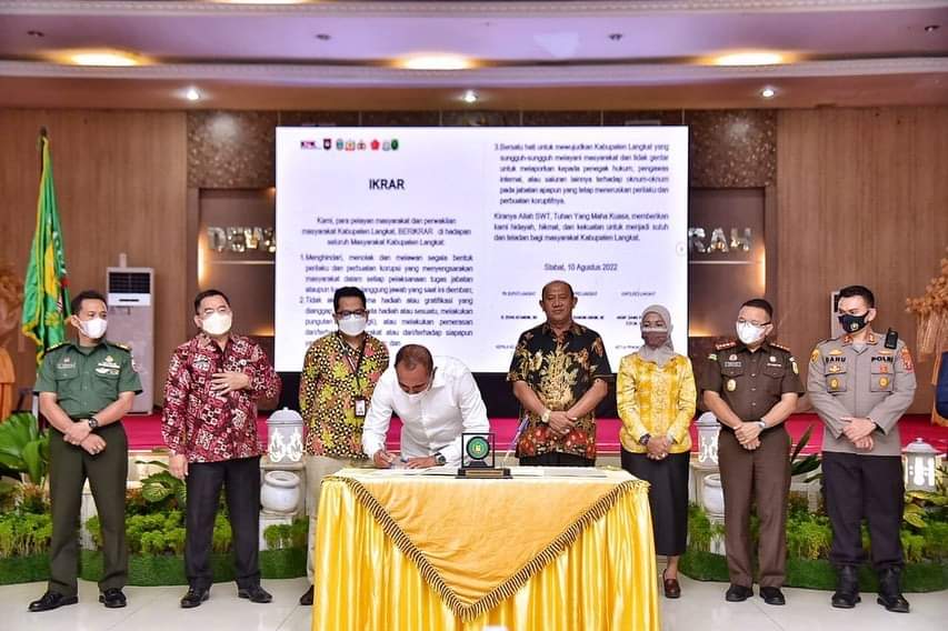 Gubernur Edy Rahmayadi saat mengikuti kegiatan Rapat Koordinasi (Rakor) Pencegahan dan Pemberantasan Korupsi