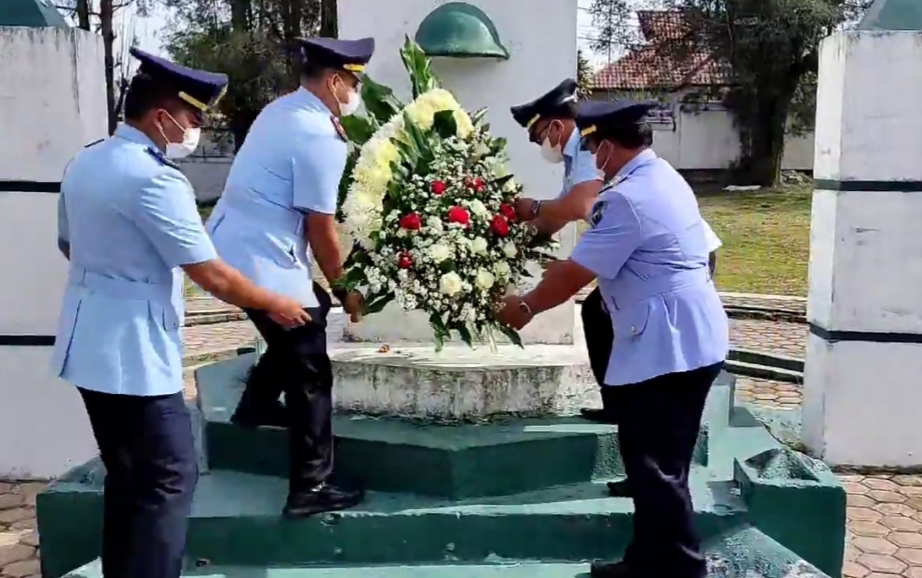 Rutan Kabanjahe Gelar Tabur Bunga di Makam Pahlawan