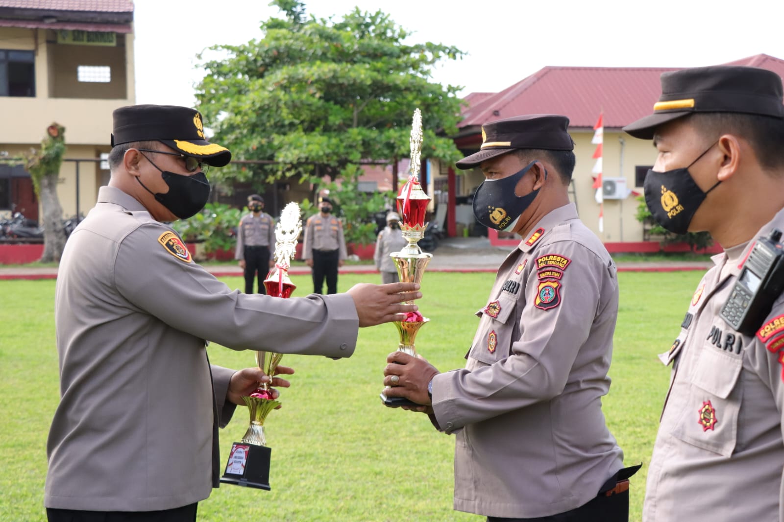 Wakapolresta DS Anugerahkan Reward dan Punishment Kerbersihan Lingkungan Kerja