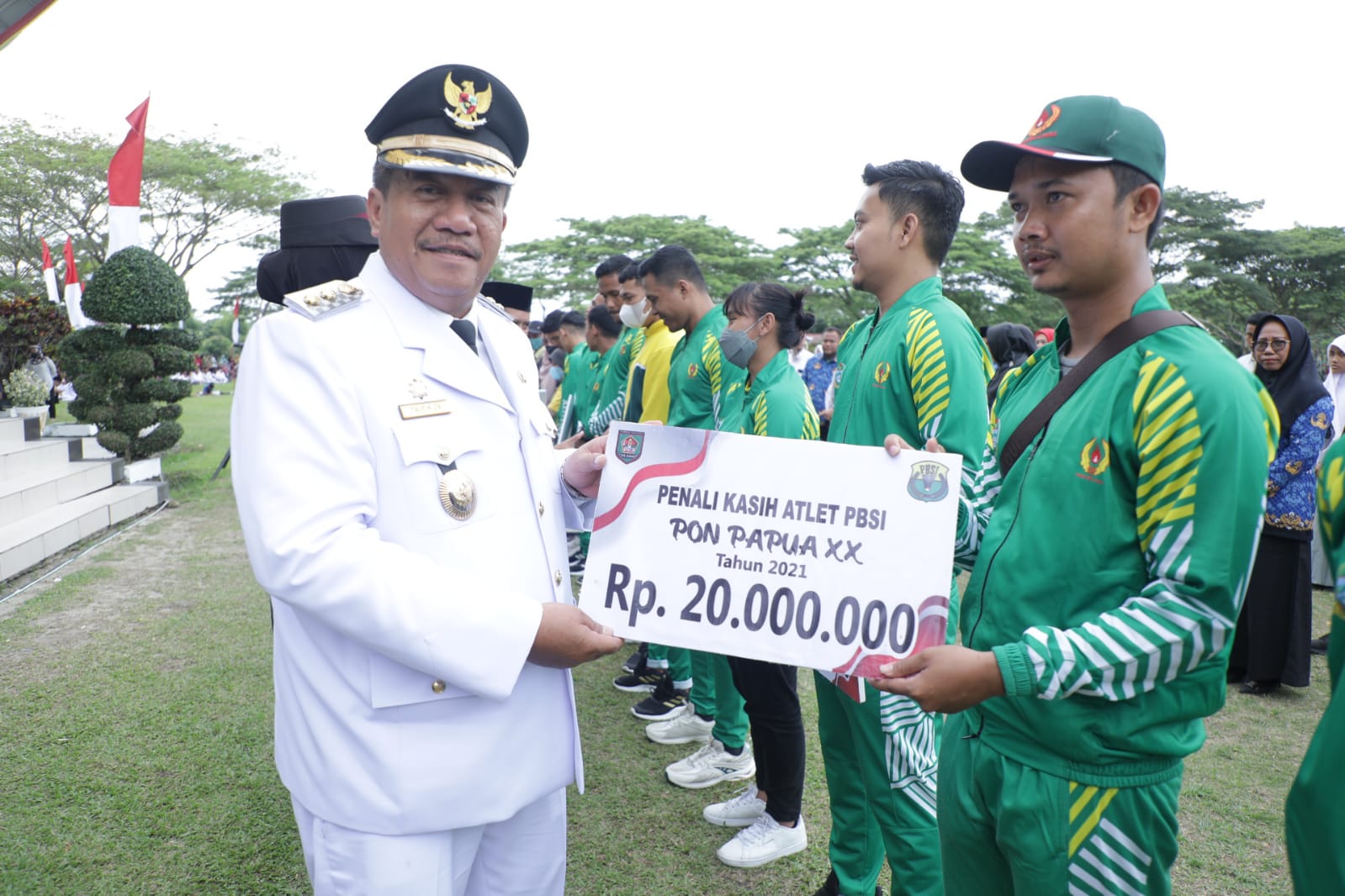 Pemkab Asahan Serahkan Tali Kasih Kepada Atlet Berprestasi di PON Papua
