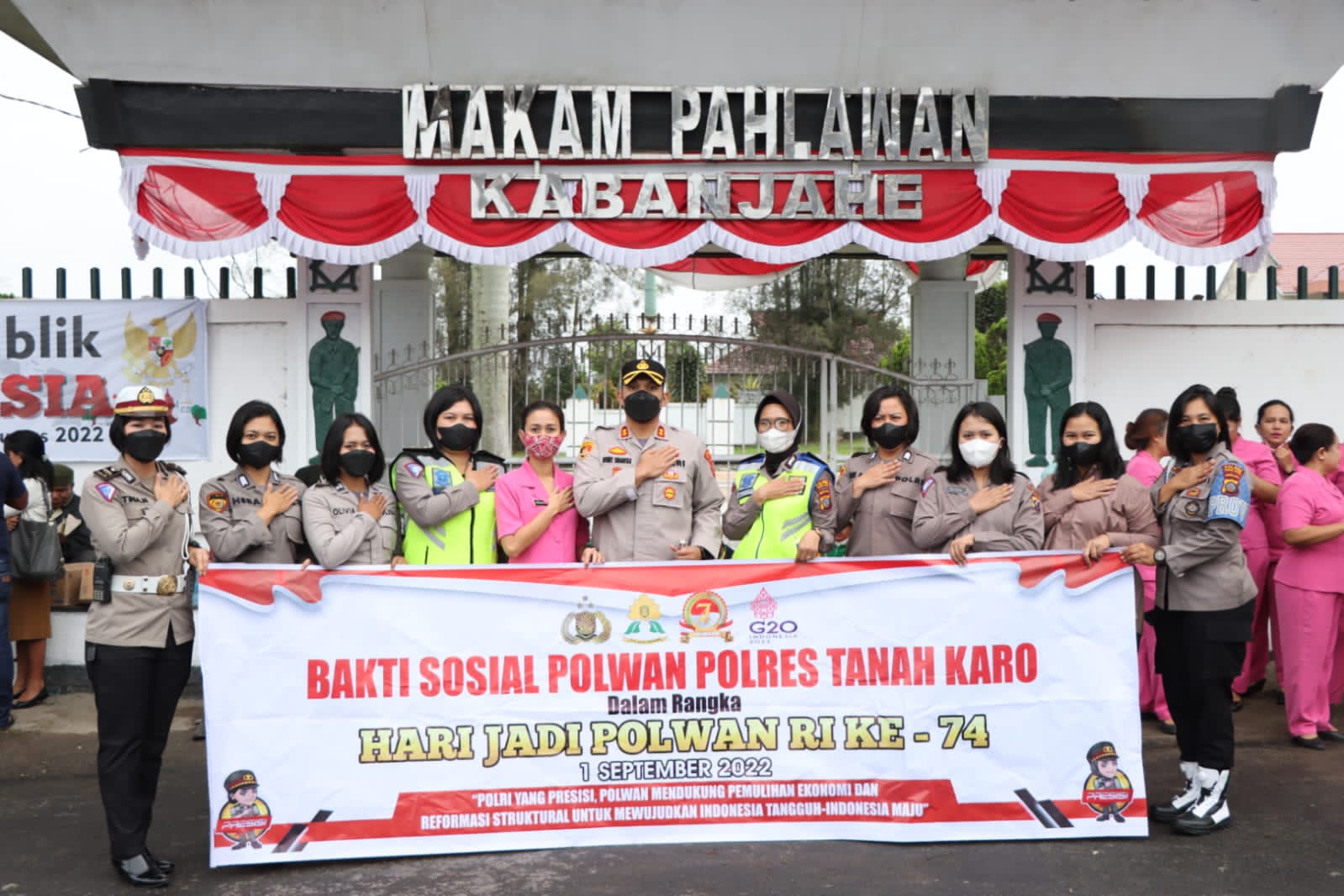 Kapolres Tanah Karo Bersama Polwan Laksanakan Aksi Baksos