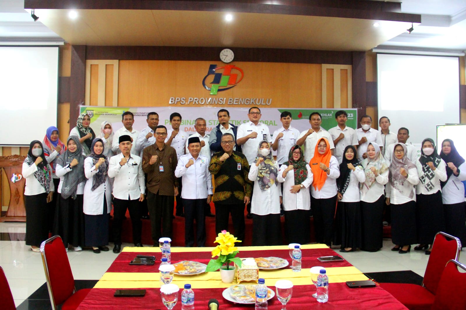 Sekretaris Daerah Provinsi Bengkulu Hamka Sabri saat membuka secara resmi Kegiatan Pembinaan Statistik Sektoral