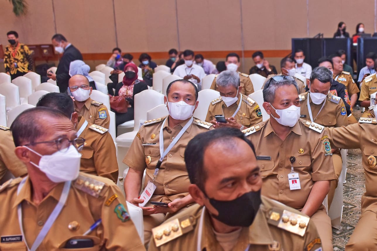 Bupati Batu Bara Ir Zahir saat menghadiri pengarahan Presiden Jokowi di Jakarta (foto: kominfoBB)