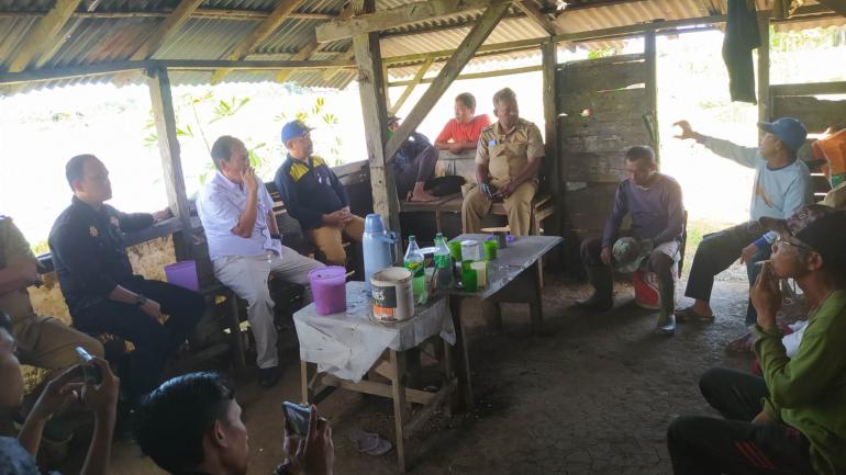 Dewan dan DPUPR Kota Kunjungan ke Petani