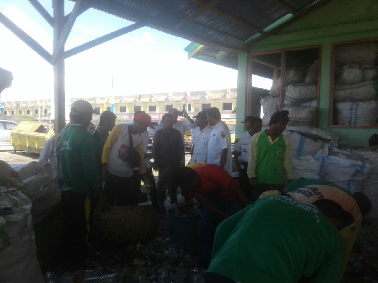 Wakil Bupati Luwu Utara, M Thahar Rum SH menghadiri Hari Peduli Sampah Nasional