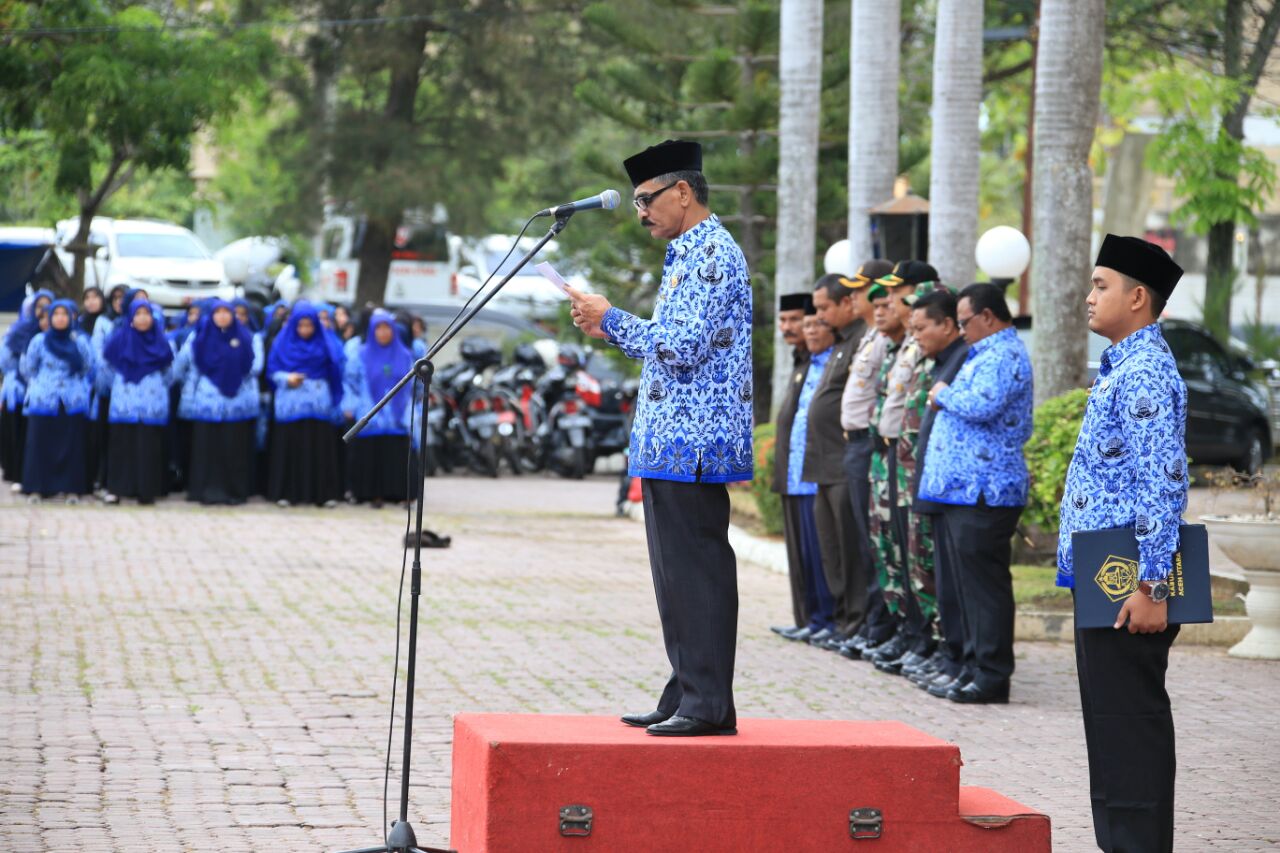 Bupati Aceh Utara H. Muhammad Thaib Menyampaikan Pidatonya Pada Acara Hari Otda