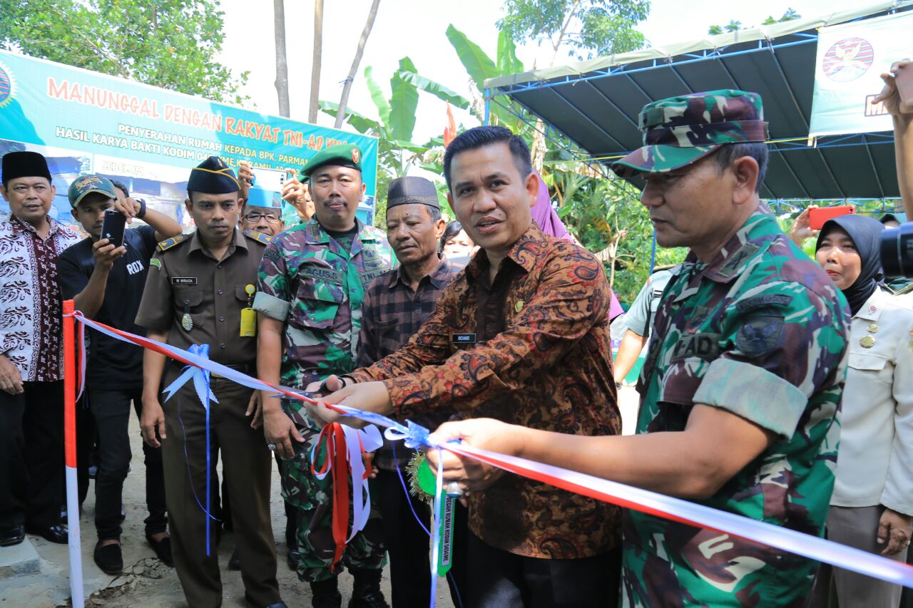 Pjs Wali kota Prabumulih  H.Richard Chahyadi Meresmikan Rumah Bantuan TMMD Secara simbolis