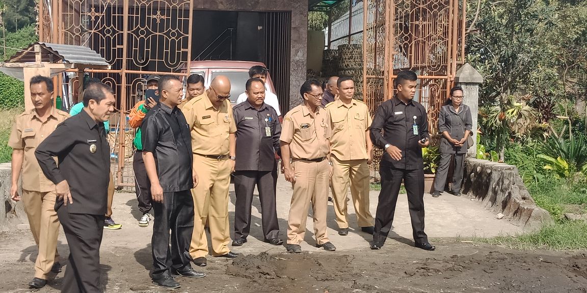 Tampak Bupati dan anggota DPRD Memantau Langsung