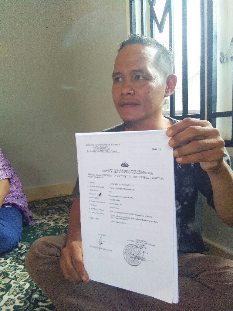  Antoni Razendra alias Toni (44) warga kelurahan Pasar Bhayangkara kecamatan Talang Ubi
